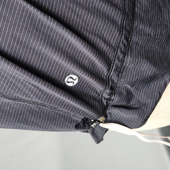 Lululemon -Rest Less SportsTank - Black/White w/drawstring waist - Sz 10 - Picture 3 of 6